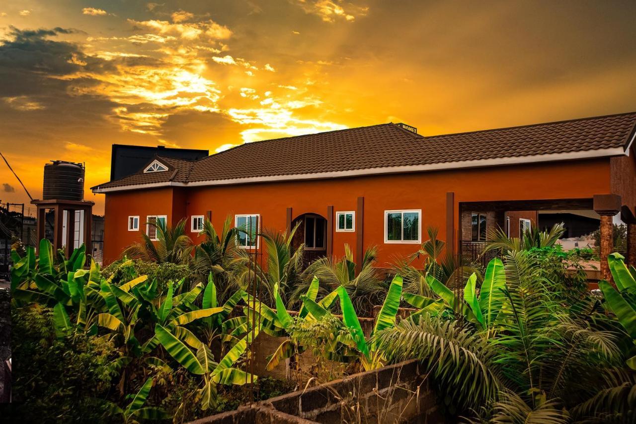Homey Lodge Kumasi Exterior foto